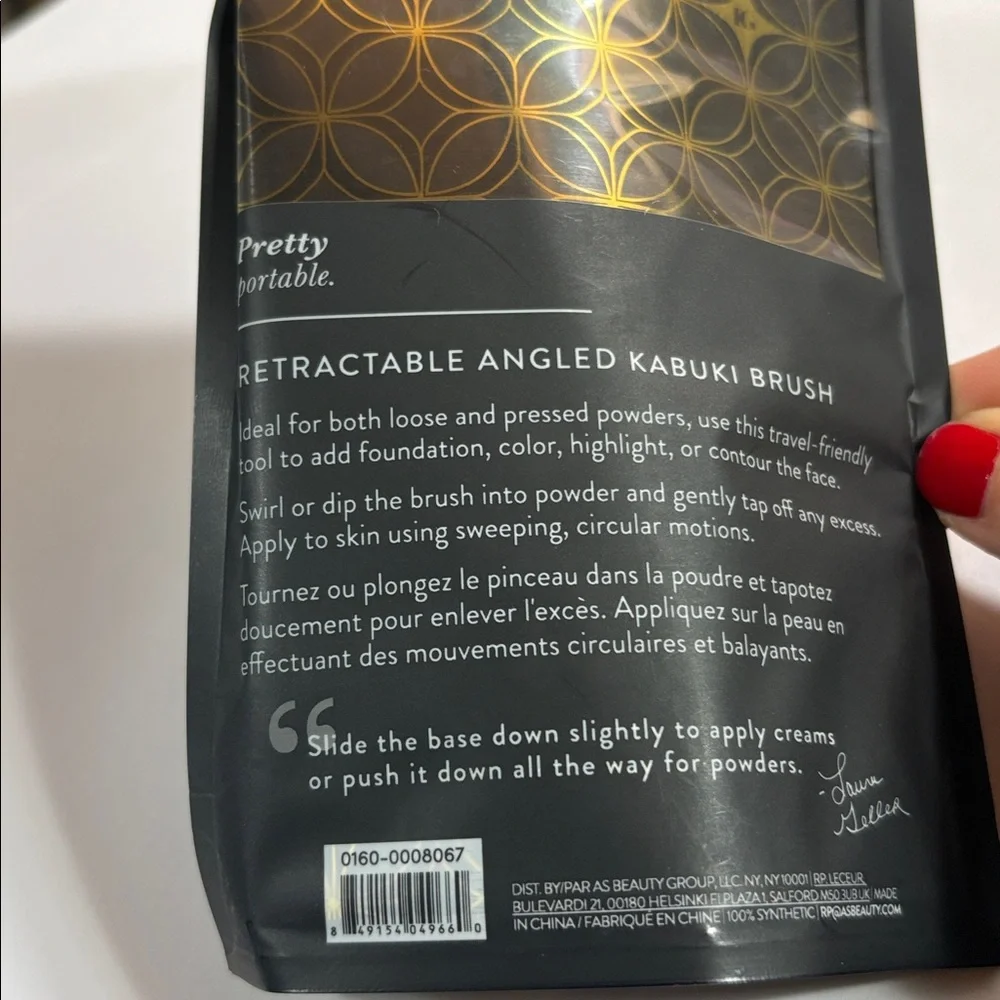 NWT Laura Geller Retractable Angled Kabuki Brush